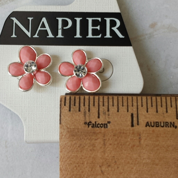 NWT Napier flower earrings - Picture 7 of 7